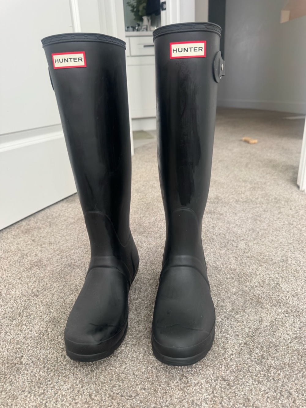 Hunter Matte Black Tall Rubber Rain Boots with Logo Plaque Size 8